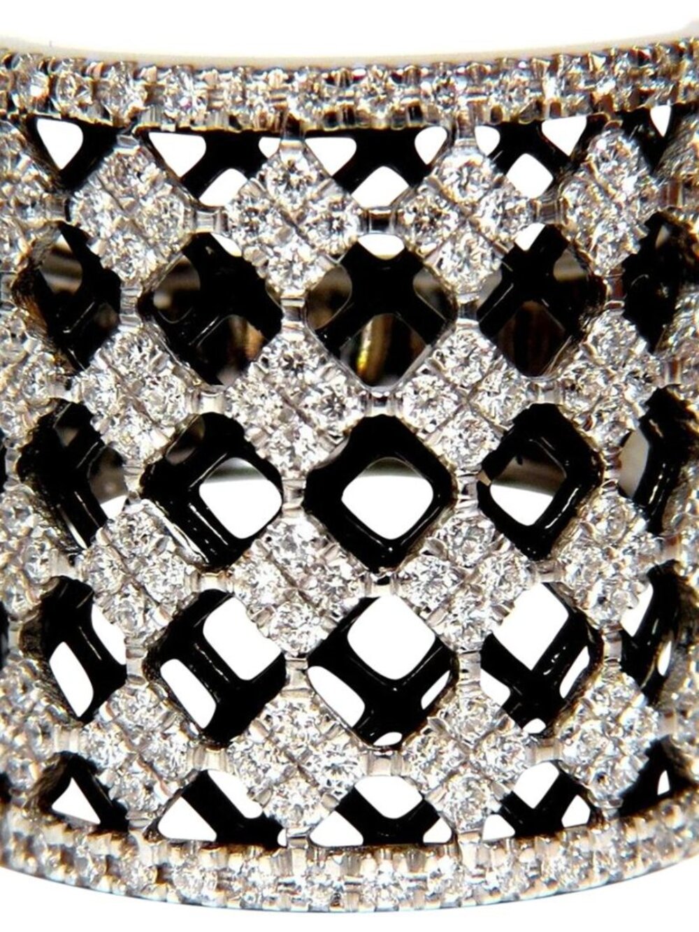 1.82CT NATURAL DIAMONDS BEAD SET SANDWICHED BLACK BAND RING 18KT 10042*